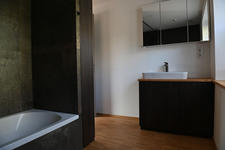 grosses Badezimmer